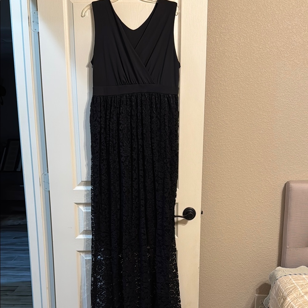 Elegant Black Lace Maxi Dress